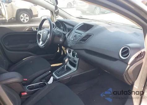 2015 Ford Fiesta Se z USA, uszkodzony, nr VIN 3FADP4EJ6FM135646